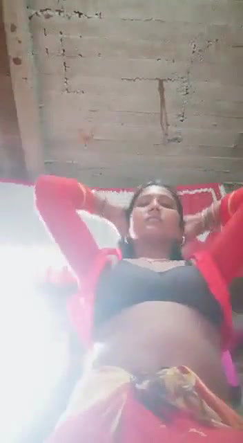 Desi Bhavi Ne Apna Saree Hata Kar Apna Bur Aur Apna Gand Ka Video Banayi