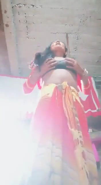 Desi Bhavi Ne Apna Saree Hata Kar Apna Bur Aur Apna Gand Ka Video Banayi