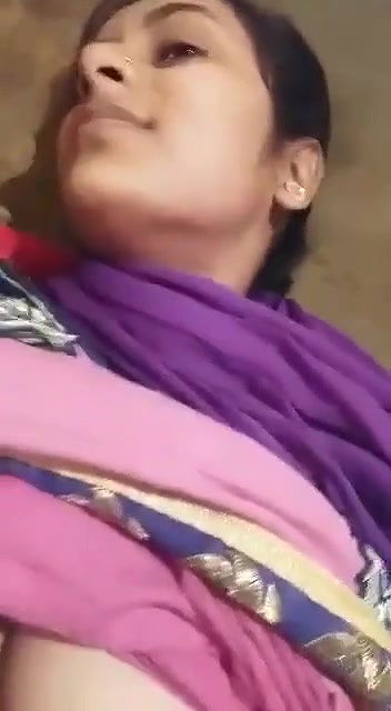 Tution Class Me Bench Par Hi Ek Ladki Ne Apne Chudai Karwai Aur Chuchi Dabwai