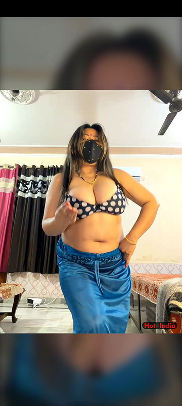 88pink ass show kiye dance ke biche me Nepali randi bhabhi