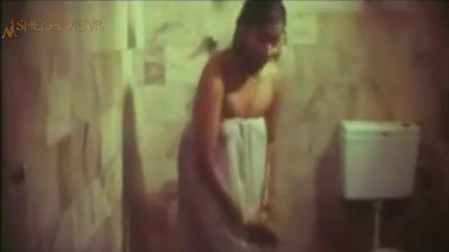 Mallu Shower 12