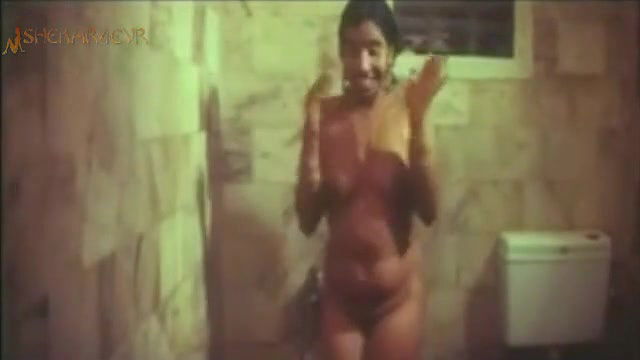 Mallu Shower 12