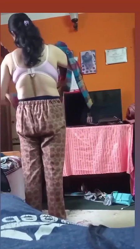 Tanker Mom Changing Clothes In Front Of Her Son 002