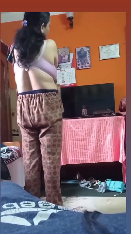 Tanker Mom Changing Clothes In Front Of Her Son 002