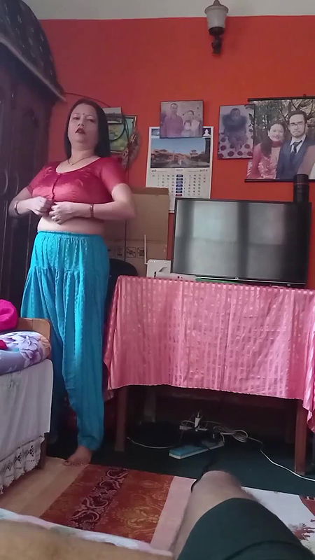 Tanker Mom Changing Clothes In Front Of Her Son 011