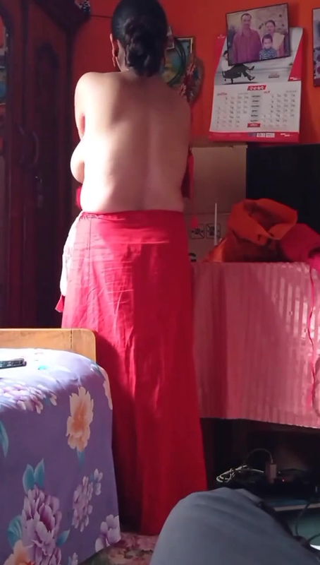 Tanker Mom Changing Clothes In Front Of Her Son 003