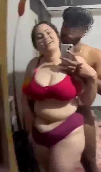padosi aunty ke sath masti