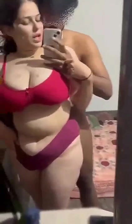 padosi aunty ke sath masti