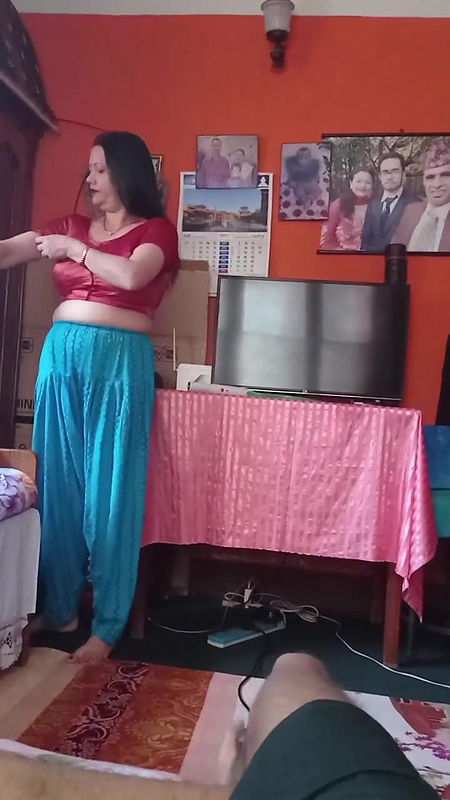 Tanker Mom Changing Clothes In Front Of Her Son 004