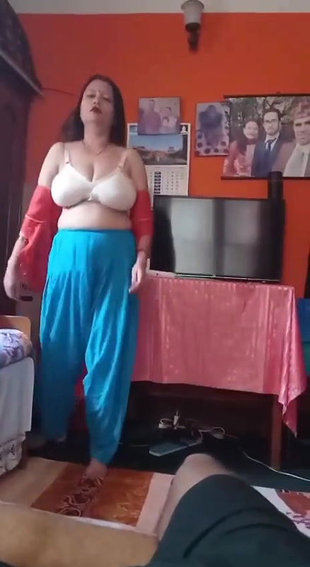 Tanker Mom Changing Clothes In Front Of Her Son 016