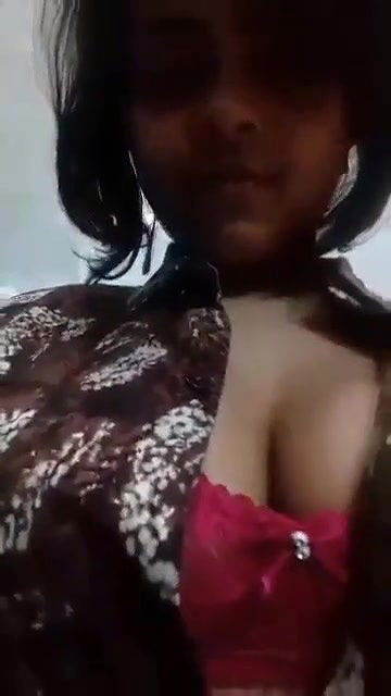 Horny girl nude MMS selfie video