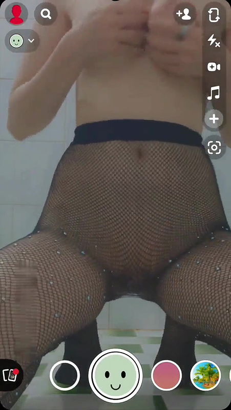 Beautiful horny virgin girlfriend leaked Snapchat nude video showing her sexy nude body