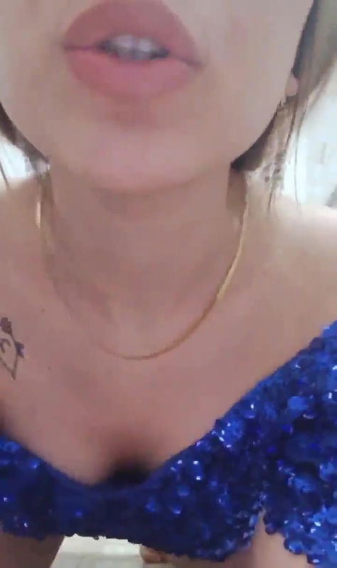 Extremely gorgeous young maal exposes her sexy nude body fingering her juicy pussy very hard