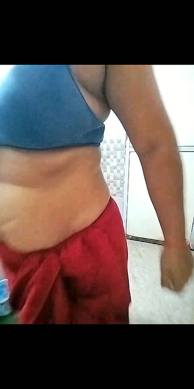 Hot Aunty Bath Part 2 260202085910 260202115405