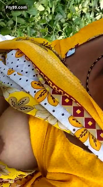 Randi with client outdoor with clear hindi talking