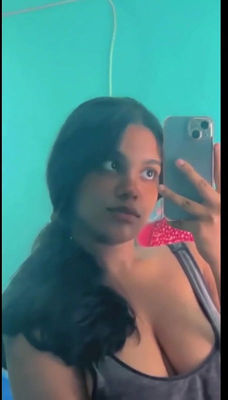 nude selfie videos of big boobs GF viral