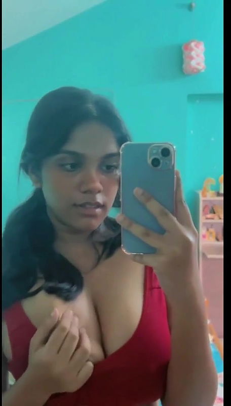 nude selfie videos of big boobs GF viral