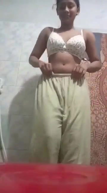 Bengali Girl Showing Big Ass And Boobs