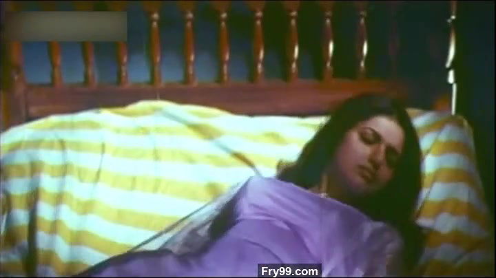 Ravali Hot Bedroom Scene from Pedalaku Matrame