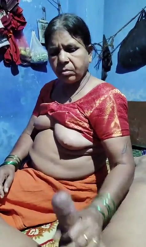 old boobs show and handjob to cum out