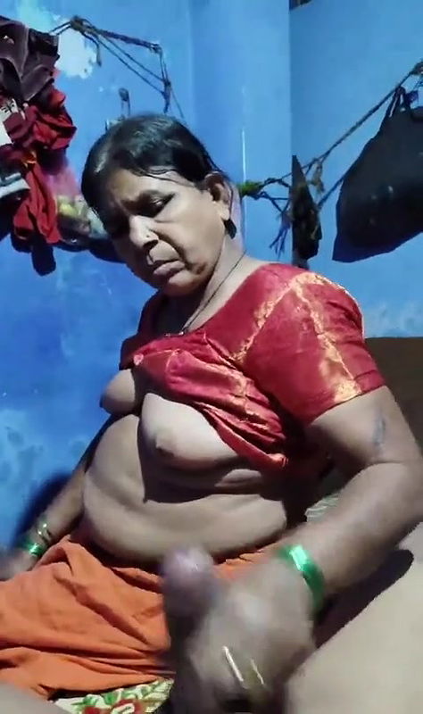 old boobs show and handjob to cum out