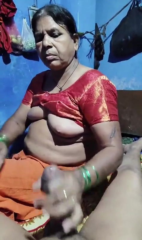 old boobs show and handjob to cum out