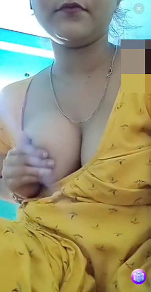 bangladeshi married big boobies bhabhi to private video call in olamet showing her boobs pussy solo show