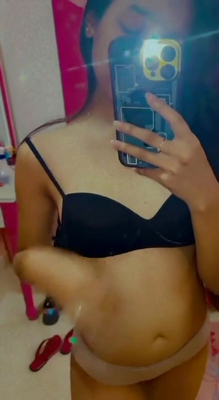 cute girl nude showing in mirror selfie