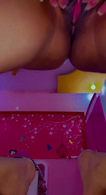 juicy pussy fingering young girl