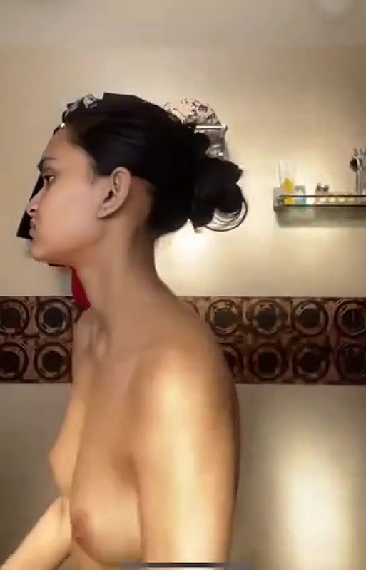 Fiza Slim Girl Showing Boobs