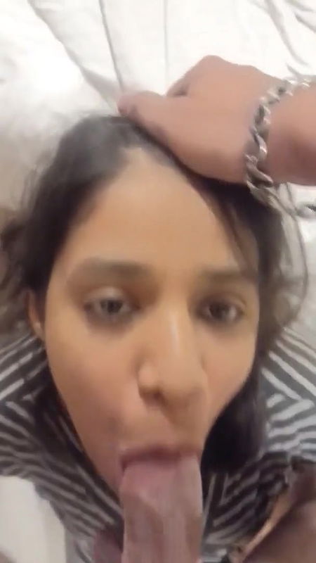 Horny Sexy Babe Giving Blowjob On Anniversary