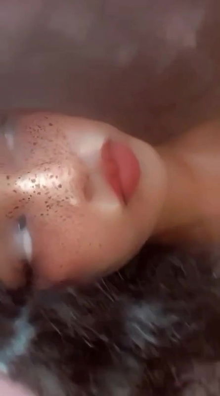 Sexy Figure Girl Showing