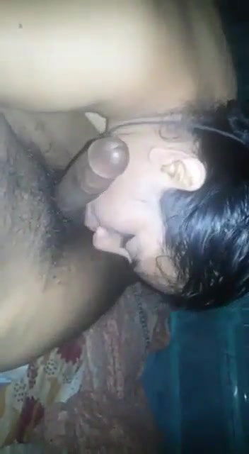 Amateur Indian dick sucking MMS video
