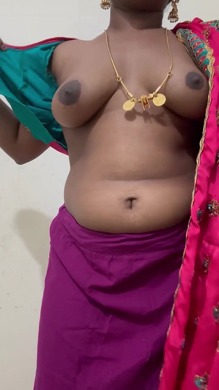 Half saree aunty