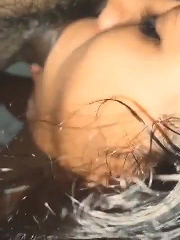 jhat wali ladki ne lund chus ke sawari kri