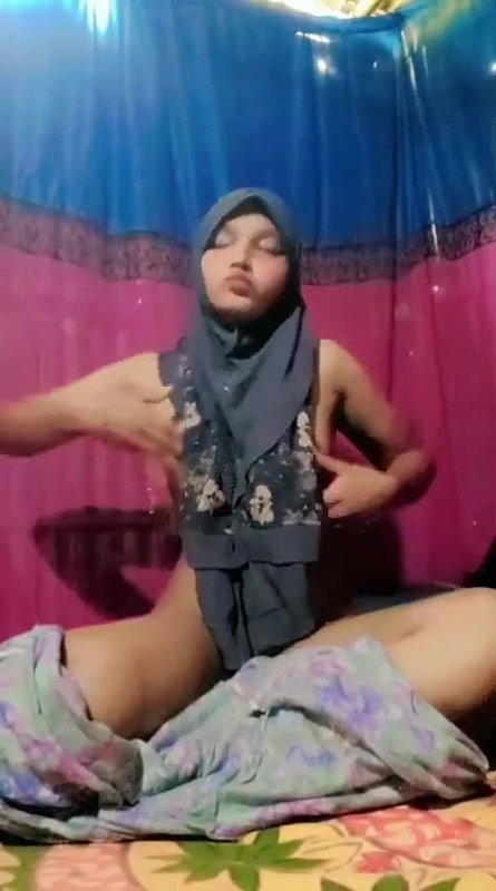 hijabi teen girl nude show