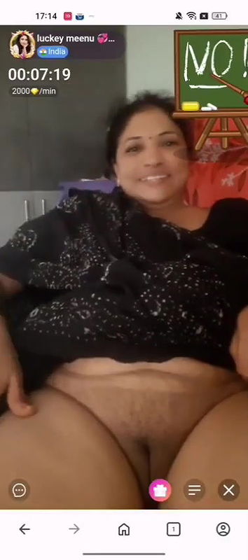 Desi Bhabhi Showing Pussy In Live Call