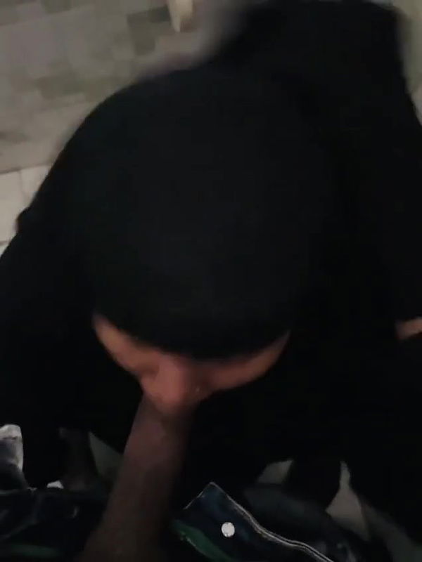 Hijabi Girl Giving BJ And Taking Cum In Mouth