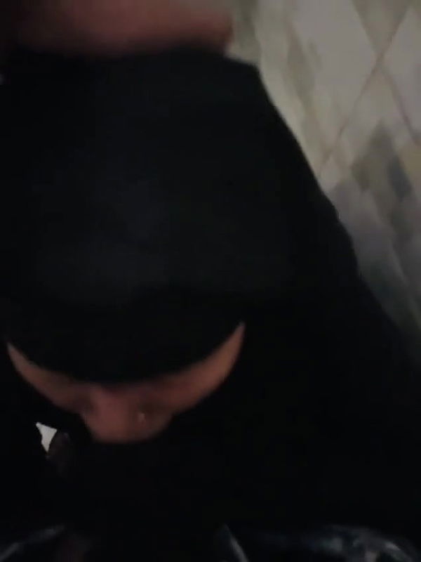 Hijabi Girl Giving BJ And Taking Cum In Mouth