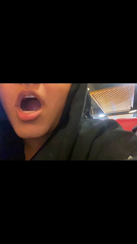 Karachi Hijabi Lover BJ In Restaurant