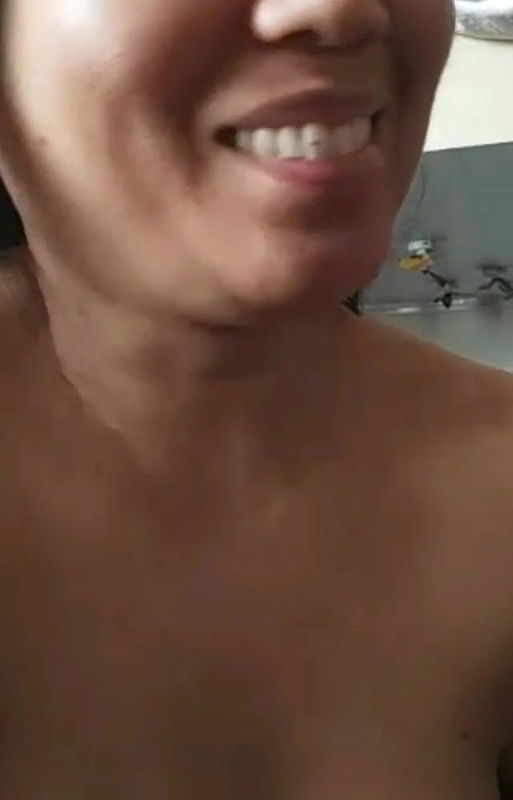 Nepali aunty boobs showing