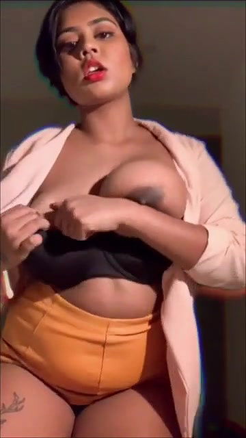 sexy model showing big boobs