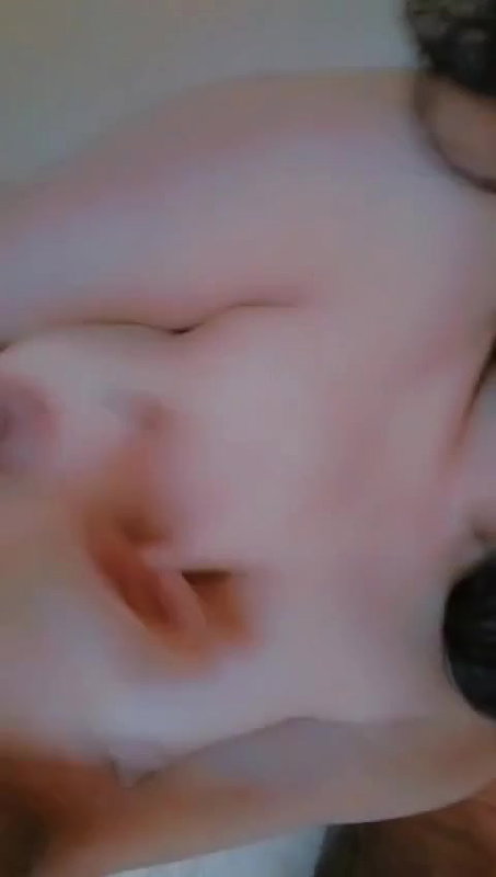 beautiful sexy gf showing boobs