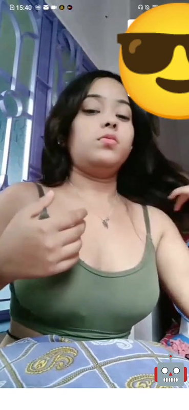 beautiful sexy indian girl boobs showing