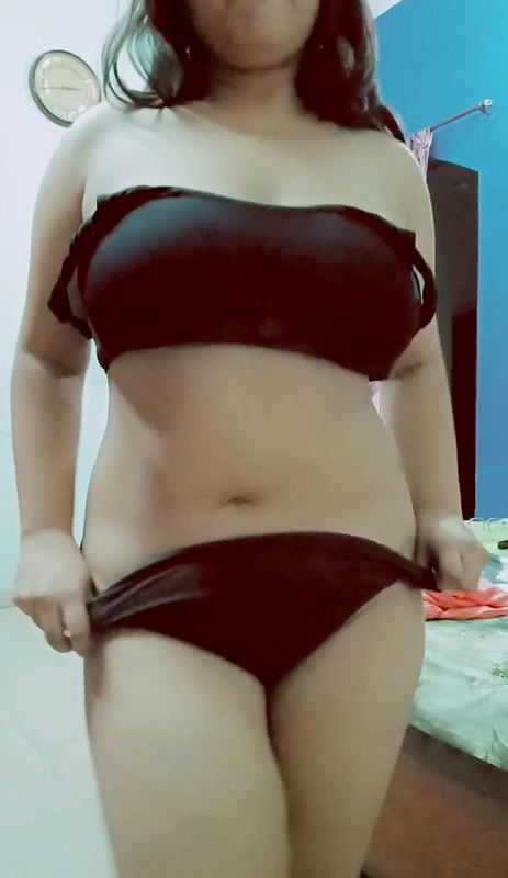 chubby girl full nude show