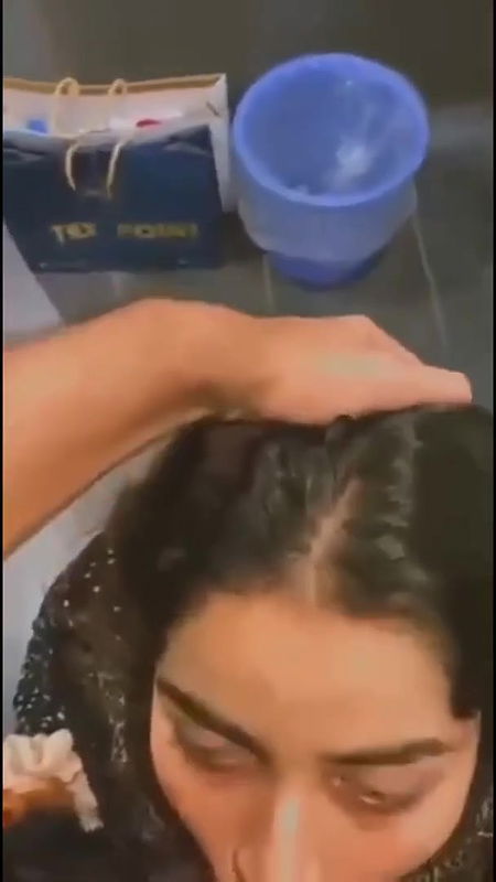 Desi Babe Giving Blowjob In Public Toilet