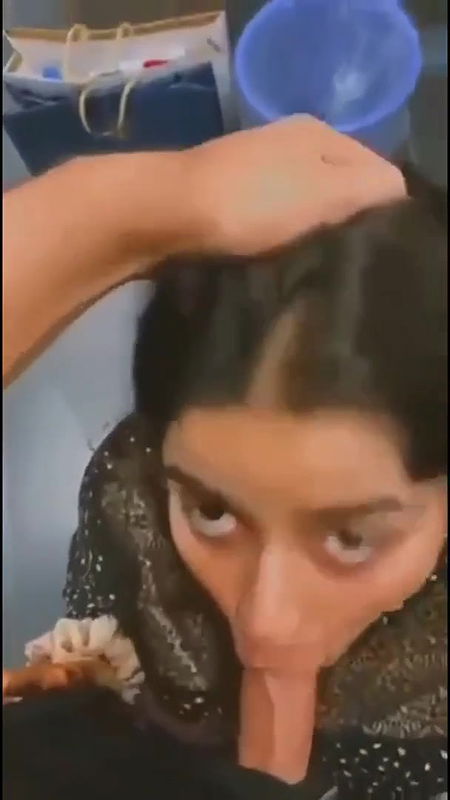 Desi Babe Giving Blowjob In Public Toilet