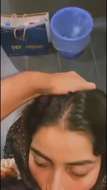 Desi Babe Giving Blowjob In Public Toilet