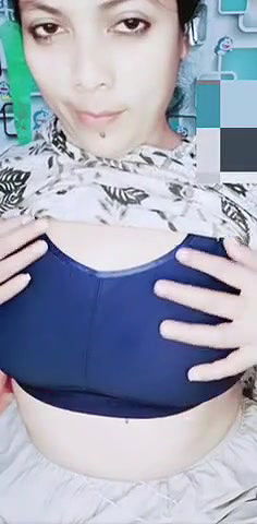 Indian Gorgeous Mole Girlfriend Showing her Boobs  Pussy Online 1