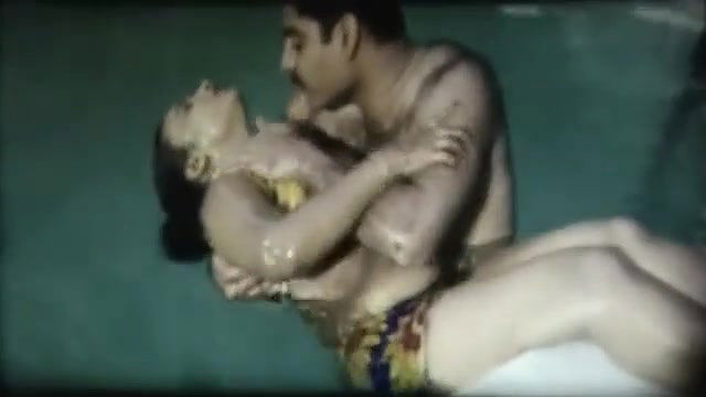 Roshini Outdoor _ Swiming Pool Sex